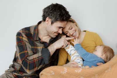 maternity photos with family