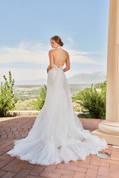 Simply Elegant Wedding Dresses for the Classy, Modern Bride - Boulevard  Bride