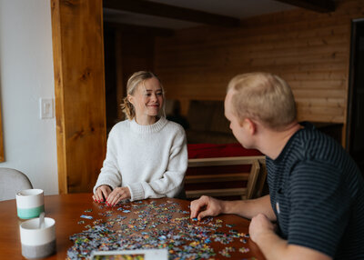 T + E _ Cozy Cabin Shoot _ Christmas _ Utah-170