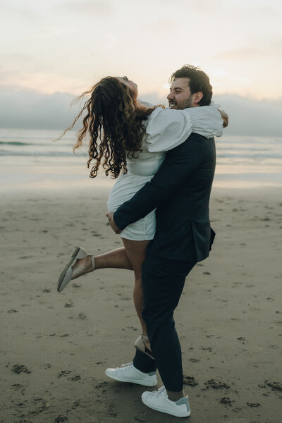 Oregon coastal elopement photos