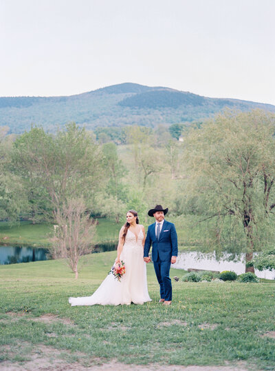 Vermont Destination Wedding New England Wedding The Round Barn Inn