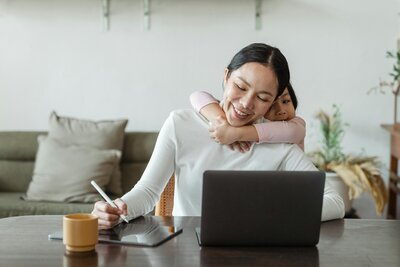Erin Foley understands the busy, stressful, and wonderful parts of motherhood.