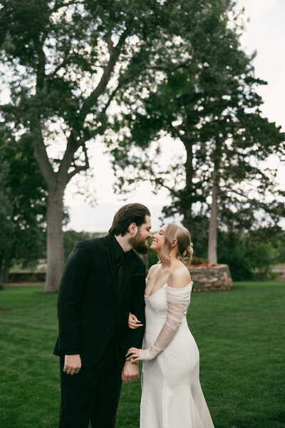 highlands-ranch-mansion-elegant-summer-wedding-denver-colorado-molly-w-photography-28