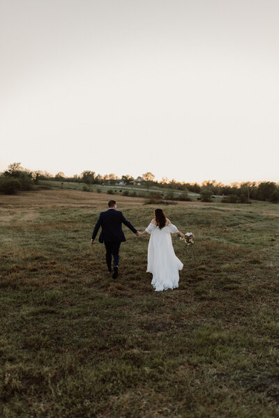 Wedding in College Station, Texas, photographed by Lauren Ashleigh Photography. 
