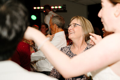 Traditional summer church wedding Rochester MN | Oduma photography -214