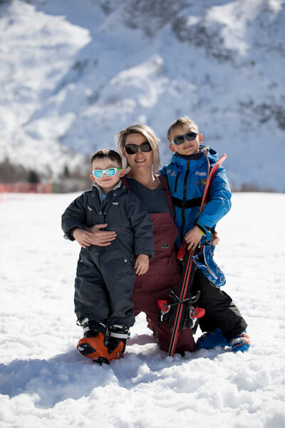 Mother photo shoot with children 
