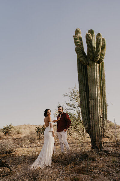 Dreamy and casual elopement in Arizona.