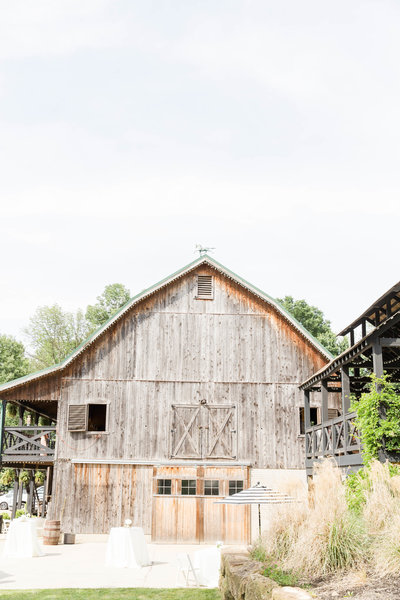 The barn at Rivercrest Farm photographed by akron ohio wedding photographer