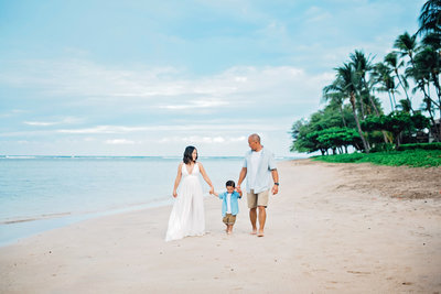 Family photography at Baby Beach was captured by Mariah Milan during a sunrise session.