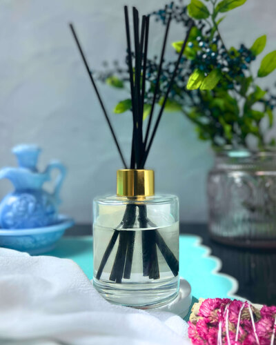 sun-and-moon-garden-botanicals-reed-diffuser-back