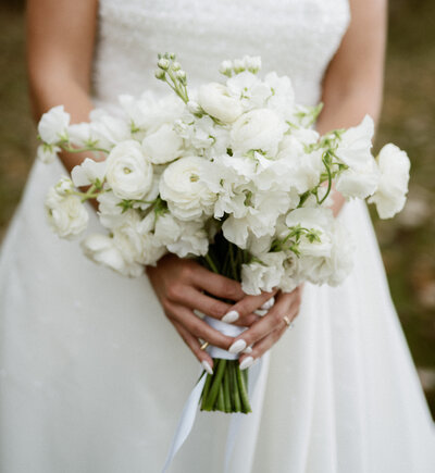 wedding couple in a trolley in charleston