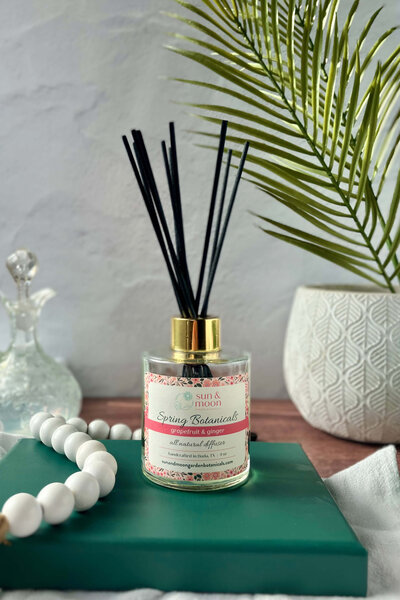 sun-and-moon-garden-botanicals-spring-706