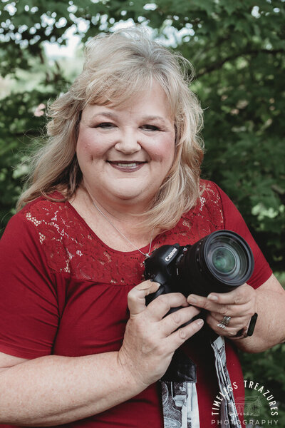 Kim Scott is the owner of Timeless Treazures Photography.