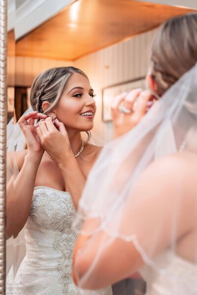 Luxury Houston wedding storytelling photographer Leo Spin - emotional moments