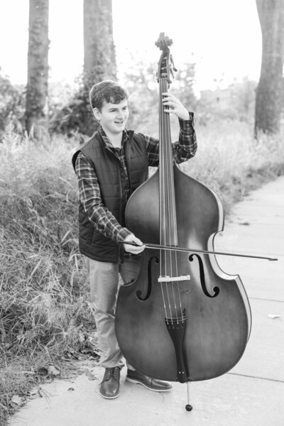 senior-boy-photography-bass-hobby-props-photography