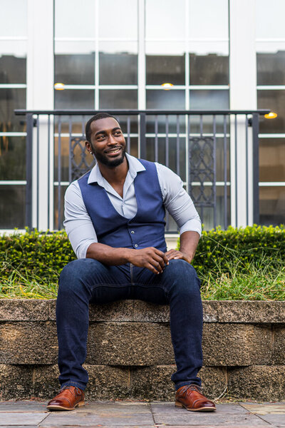 Insatsu Media is a Black photographer who provides lifestyle photos in the Smyrna, Georgia area for Black men and womxn