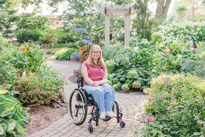 senior-highschool-wheelchair-flowers