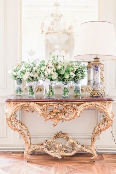 bride's bouquet at chateau de varennes