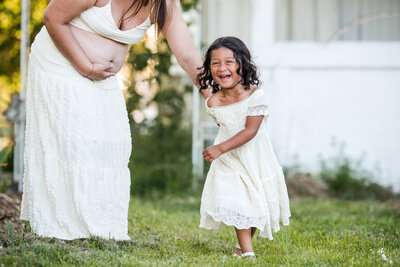 Mom & Me Mini Sessions at Wild Hearts Farm | Heleyna Holmes