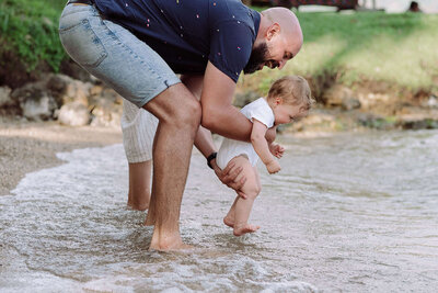 Gisenyi family shoot rwanda_baby dip toes