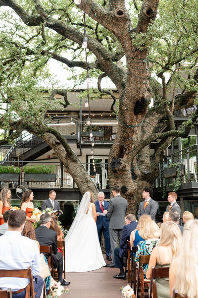 Allie Goodspeed is a wedding photographer based out of Austin, Texas serving Texas and beyond.
