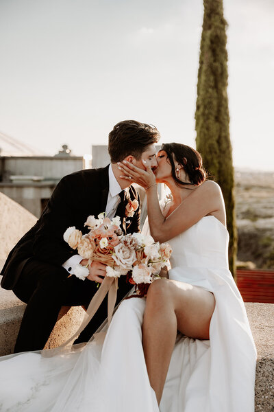 Wedding couple at Arcosanti Arizona - snapdragon bloom bar