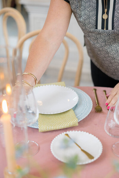 Wedding planner setting table