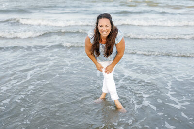 Mackenzie Crisp family portrait on the beach Riley James Photography.