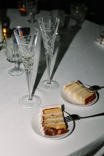 bride and groom custom champange glasses and cake