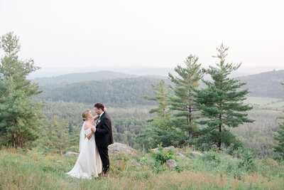 Bride and groom portrait at Stonefields estate wedding photographed by Ottawa Wedding photographer, Brittany Navin Photography