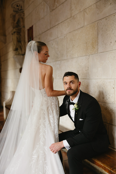Timeless wedding photography at historical stone destination wedding venue | Sush Digital Media