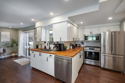 461 Townline kitchen (2)