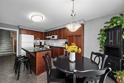 615 Oxbow eat in kitchen (8)