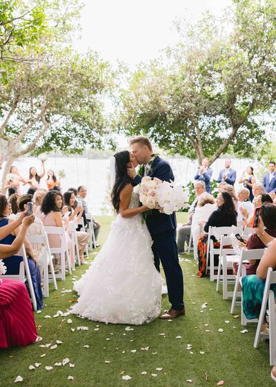 Firly T Photography is a Hawaii wedding photographer specializing in engagements, weddings, elopements.