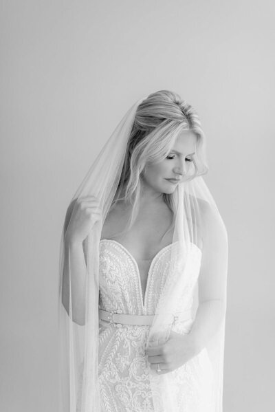 Bret and Brandie Evansville Owensboro Weddings Black and White Gallery51