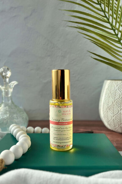 sun-and-moon-garden-botanicals-spring-704