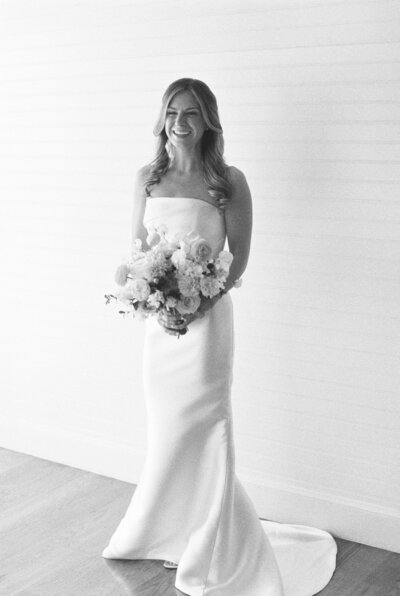 Emily March Photography Wilmington, North Carolina and Destination Wedding Engagement Photographer Heirloom Photography for Memorable Gatherings Light Airy Sentimental Imagery Images Weddings_Castle Hill Inn Wedding - 007