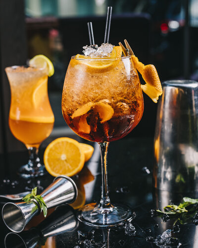 cocktail-topped-with-orange-slice