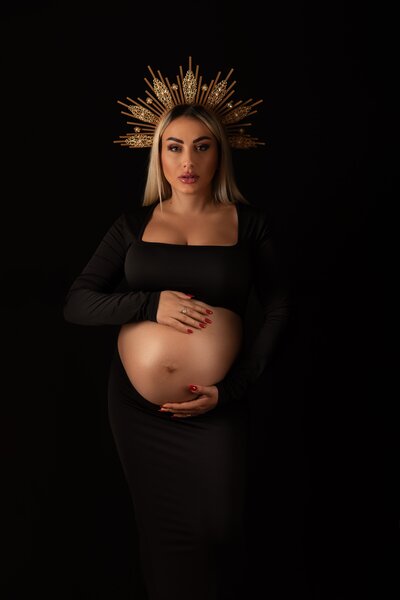 Maternity photos for Eni, taken by Toronto photography Alba Belli