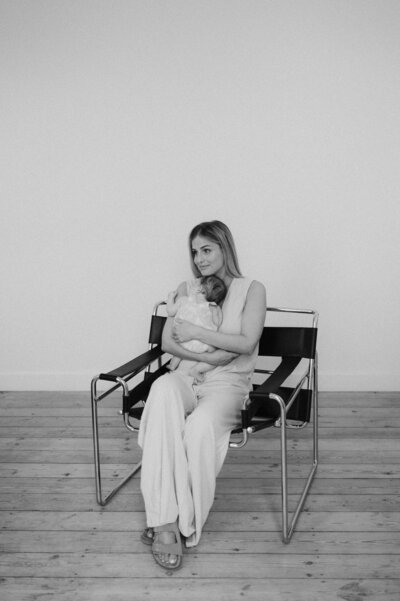 Newborn shoot  bij een gezin thuis.