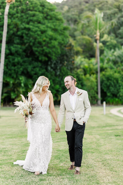 Black-and-white portrait of newlyweds at their Whitsunday weddings by Alyce Holzy