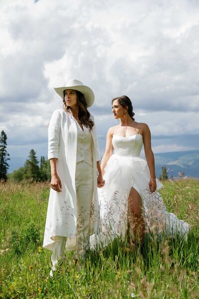 A fabulous floral arch against a gorgeous mountain backdrop, you can't get much better than that!