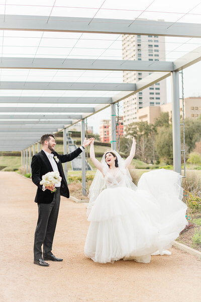 happy-groom-and bride-in-St-Augustine