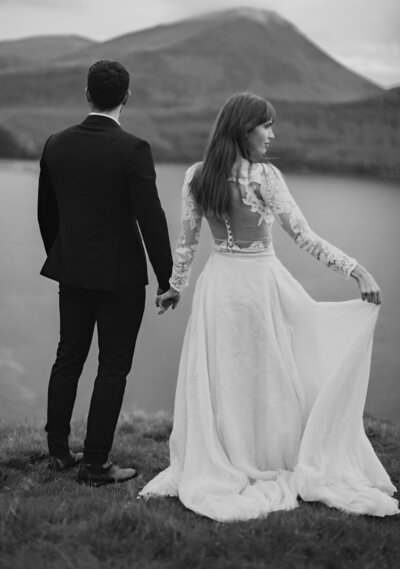 Photo of elopement couple kiss in Arizona Desert, Photo taken by kollar photography. Arizona Elopement Photographer