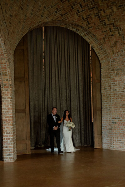 Old money church wedding phtogoraphy