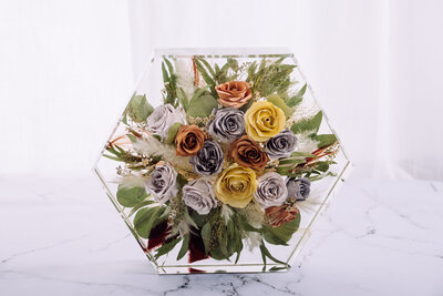 stunning ways to preserve wedding bouquet