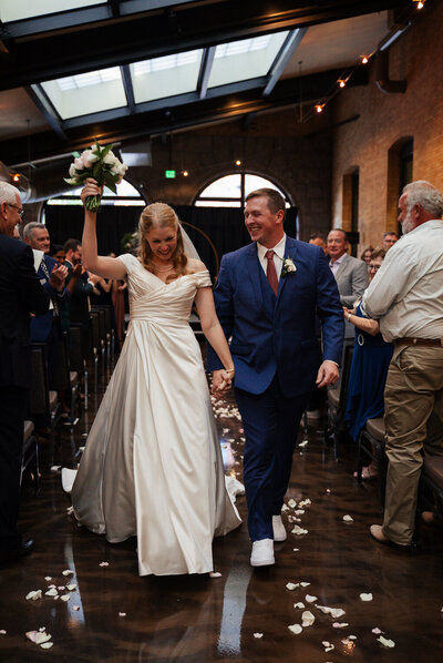 Photo of an outdoor wedding at Theo Wirth park in Minneapolis, Minnesota