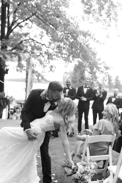 052_nothern-wisconsin-lakeside-cabin-wedding-minocqua-backyard-James-Stokes.25