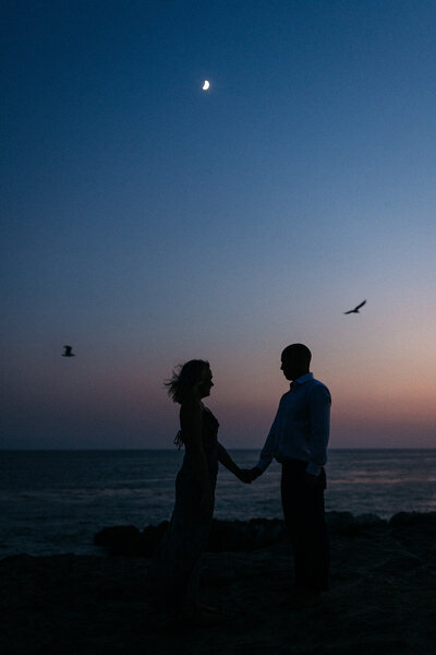 beach-photoshoot-engagement-pictures