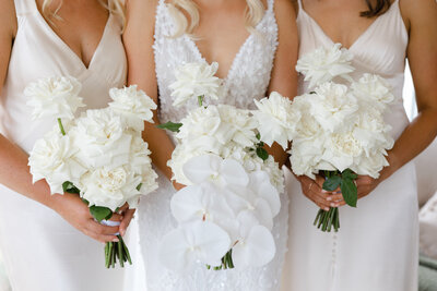 classic wedding flowers